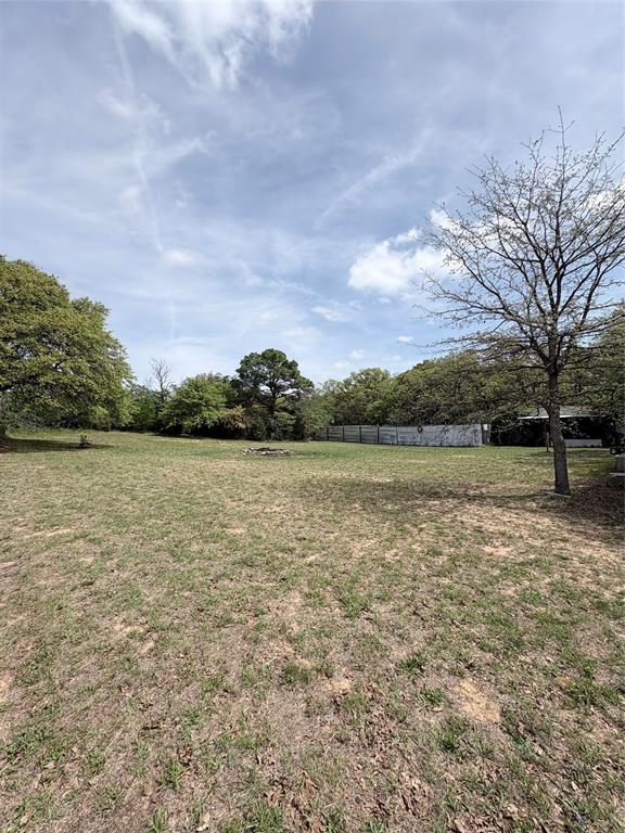 6295 Rendon New Hope Road Fort Worth, TX 76140 - Photo 6 of 38 View of yard