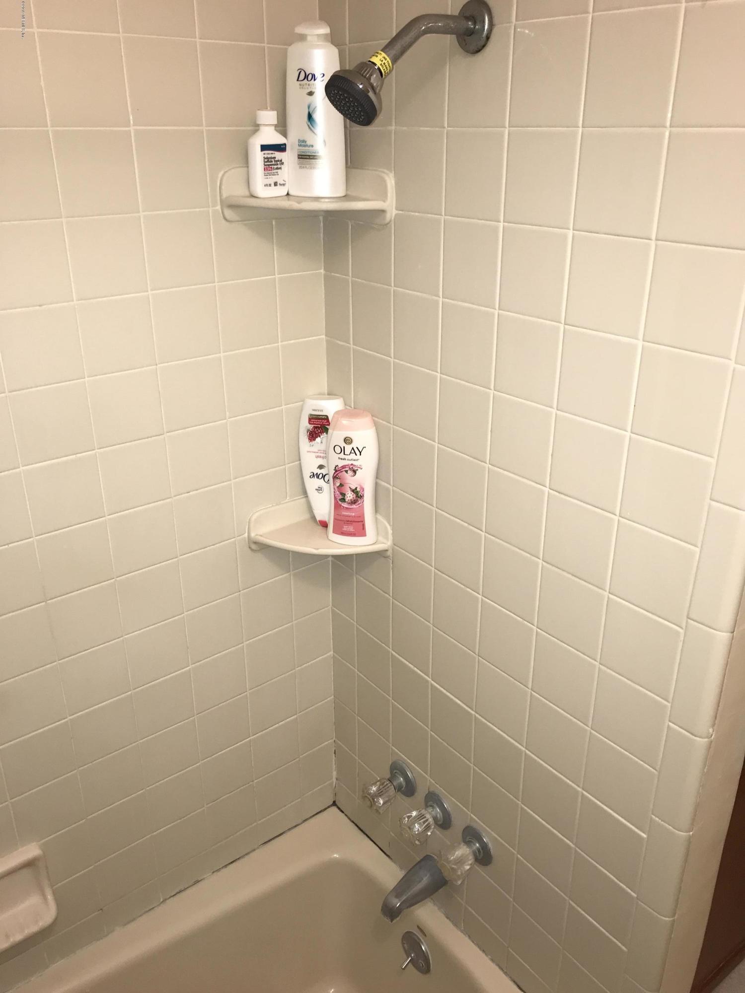 9270 Sibbald Road Jacksonville, FL 32208 - Photo 11 of 12 Bathroom