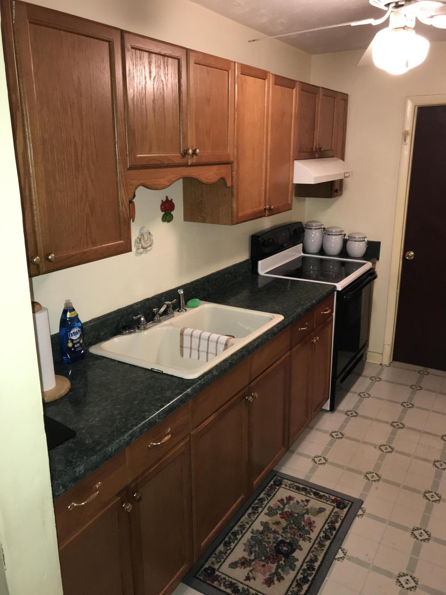9270 Sibbald Road Jacksonville, FL 32208 - Photo 2 of 12 Kitchen