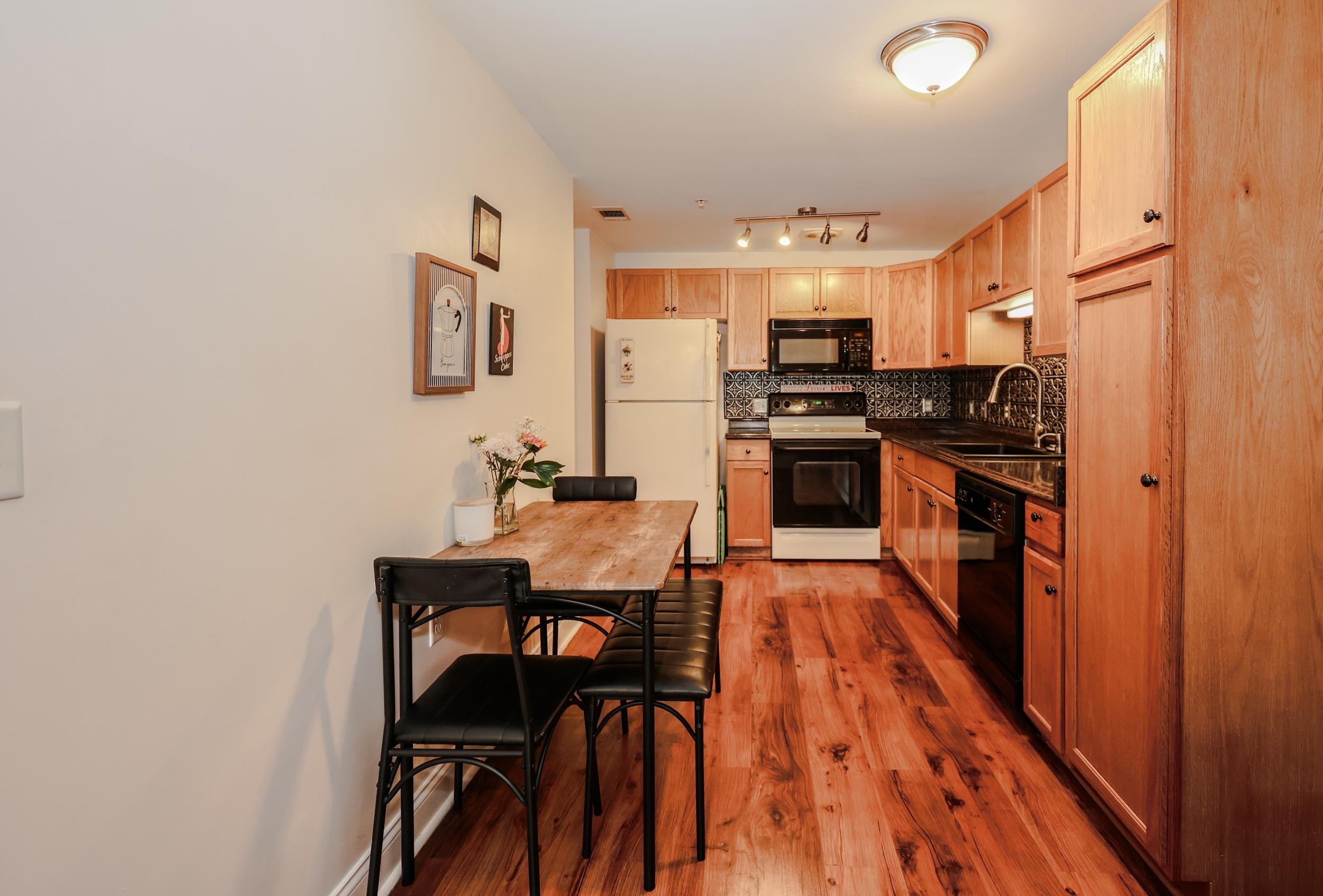 10 Vista Ridge Drive, Unit 8 Londonderry, NH 03053 - Photo 8 of 27