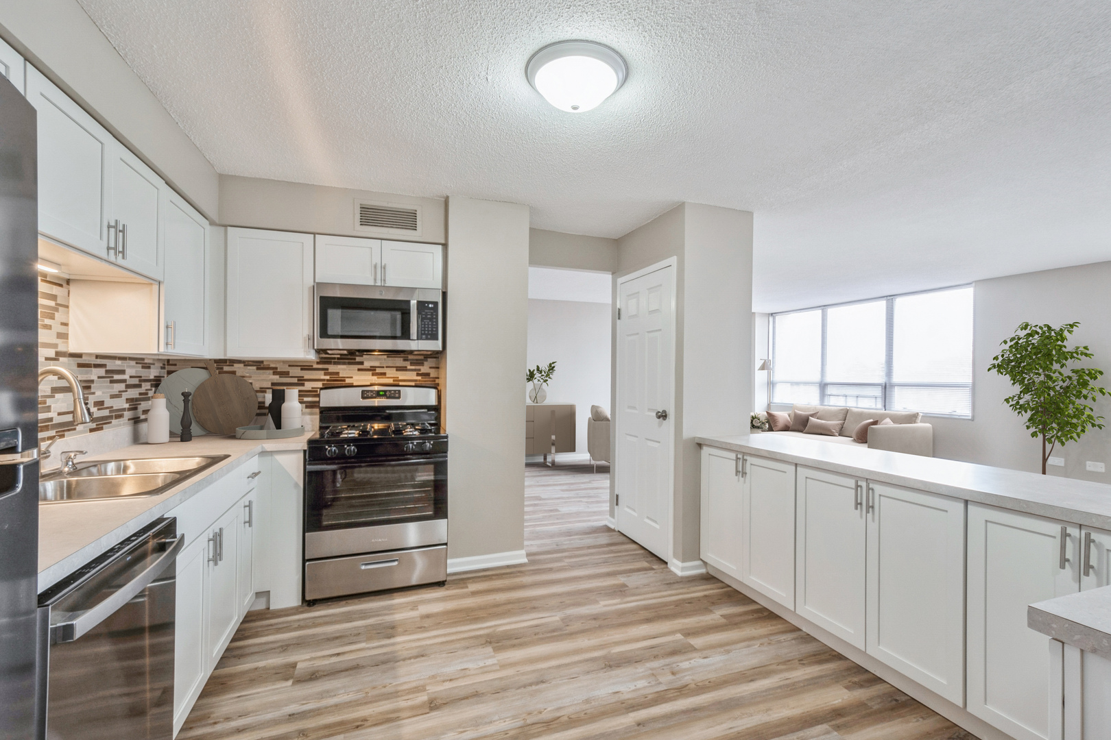 8809 West Golf Road, Unit 4G Niles, IL 60714 - Photo 7 of 26 Gallery Image 7