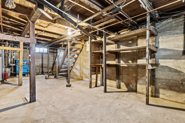 $2,100 | 14 High Street, East Lyme, CT 06357