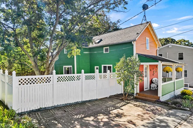 $2,100 | 14 High Street, East Lyme, CT 06357