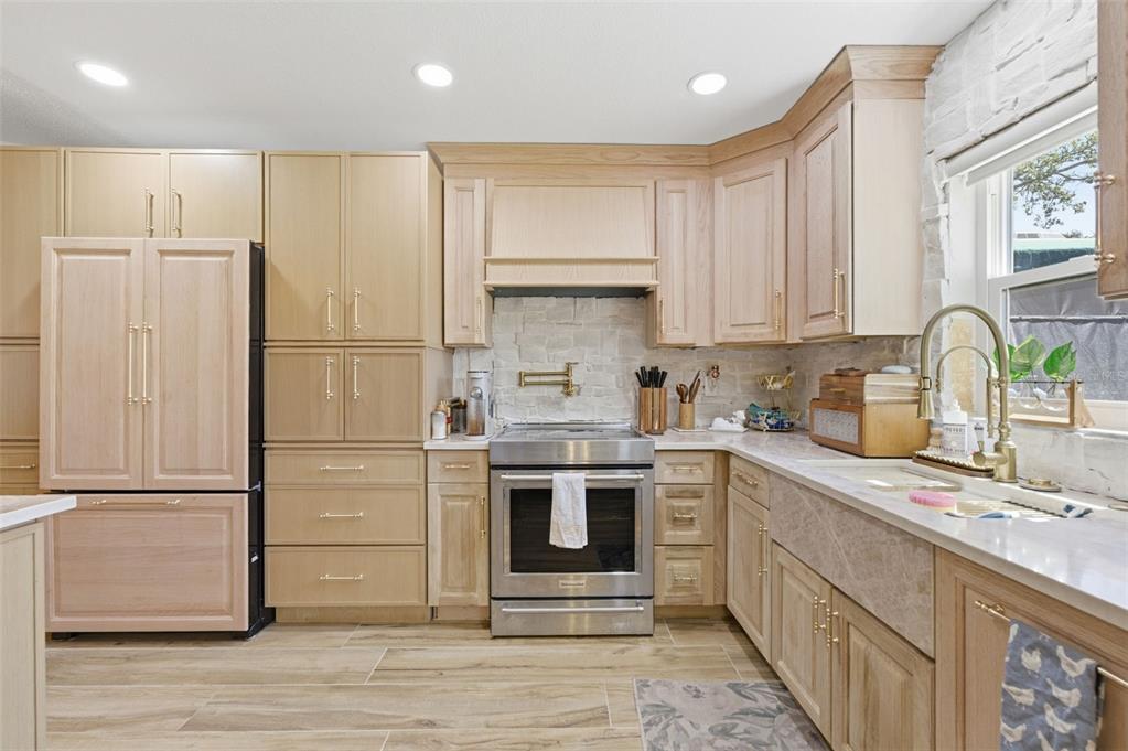 4120 Everett Avenue Spring Hill, FL 34609 - Photo 2 of 44
