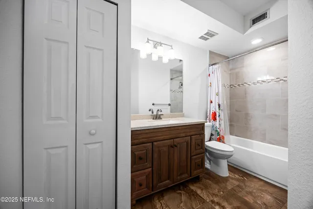 $199,000 | 10075 Gate Parkway North, Unit 2505, Jacksonville, FL 32246