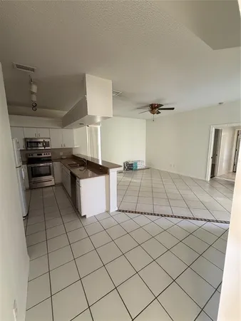$2,500 | 7803 50th Place East, Bradenton, FL 34203