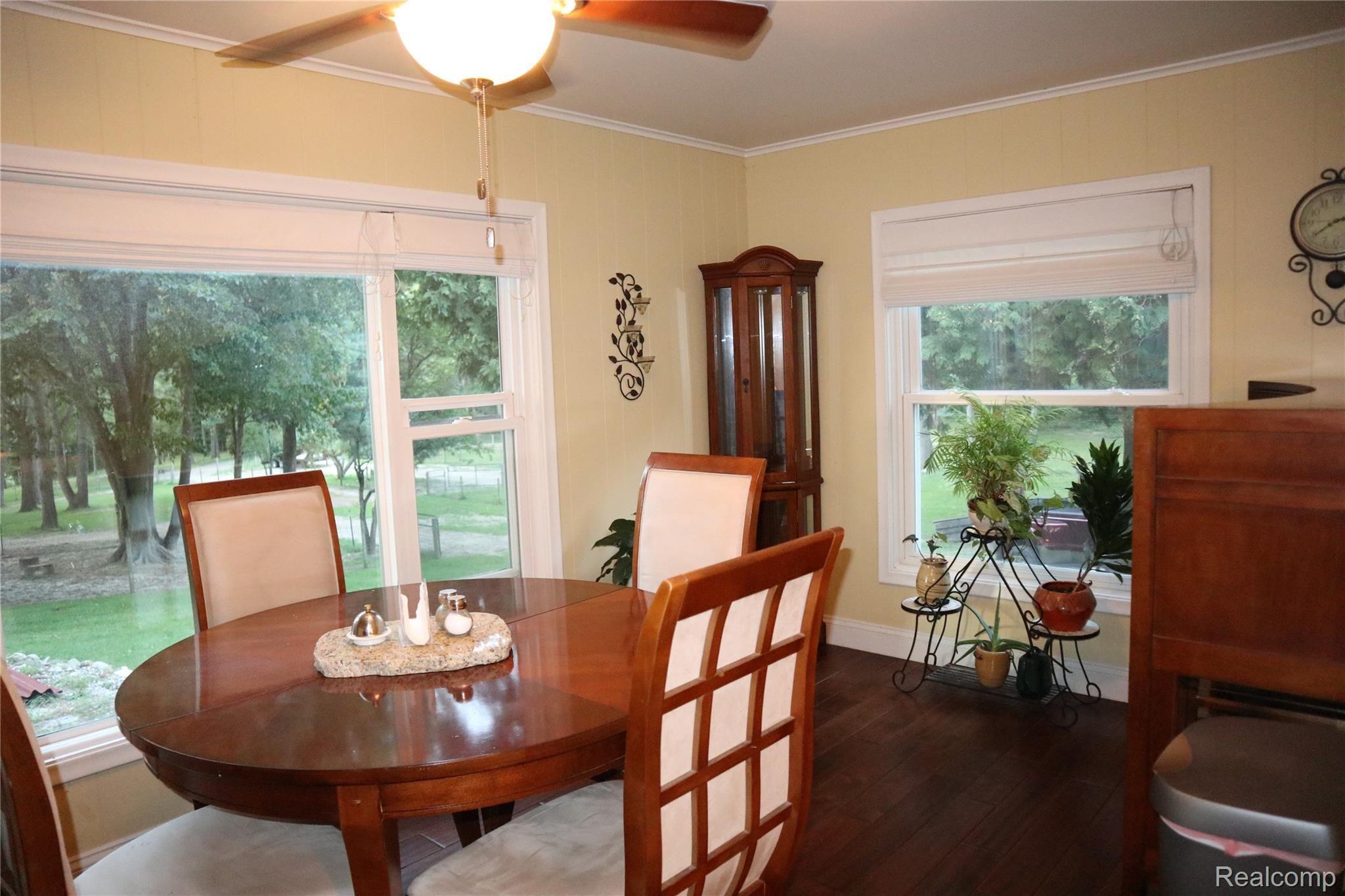 2947 East Schafer Road Howell, MI 48843 - Photo 33 of 48 SPACIOUS DINING AREA