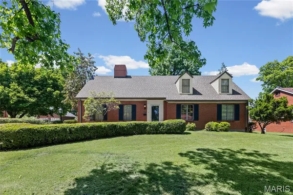 $279,900 | 2607 Cleveland Boulevard, Granite City, IL 62040