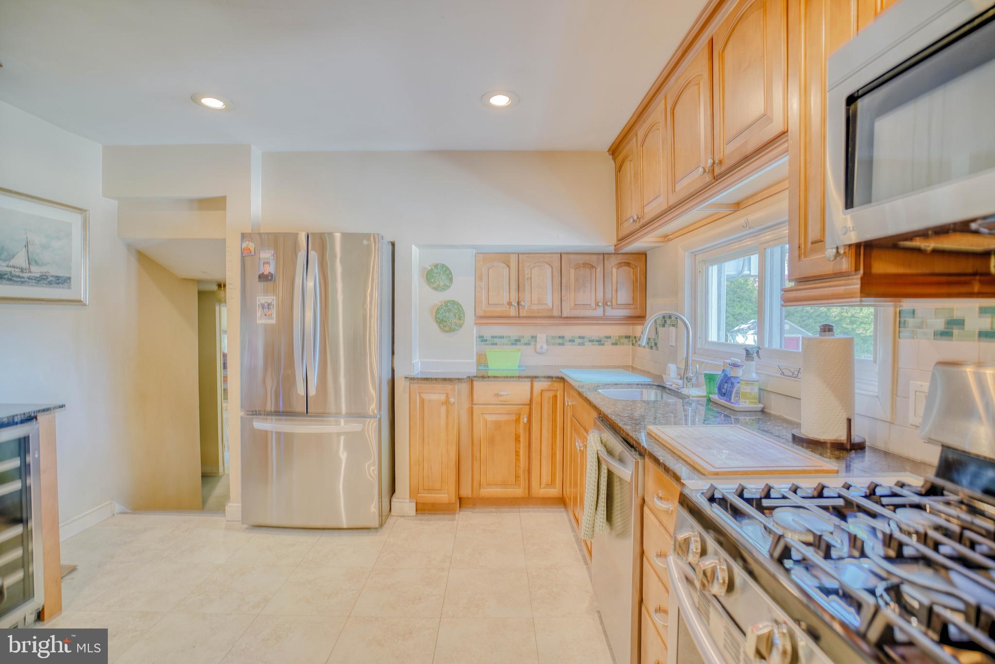 407 Keats Road Huntingdon Valley, PA 19006 - Photo 5 of 26 Modern Kitchen