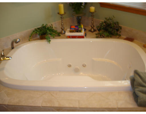 12 Summit Road Saugus, MA 01906 - Photo 5 of 8 Gallery Image 5