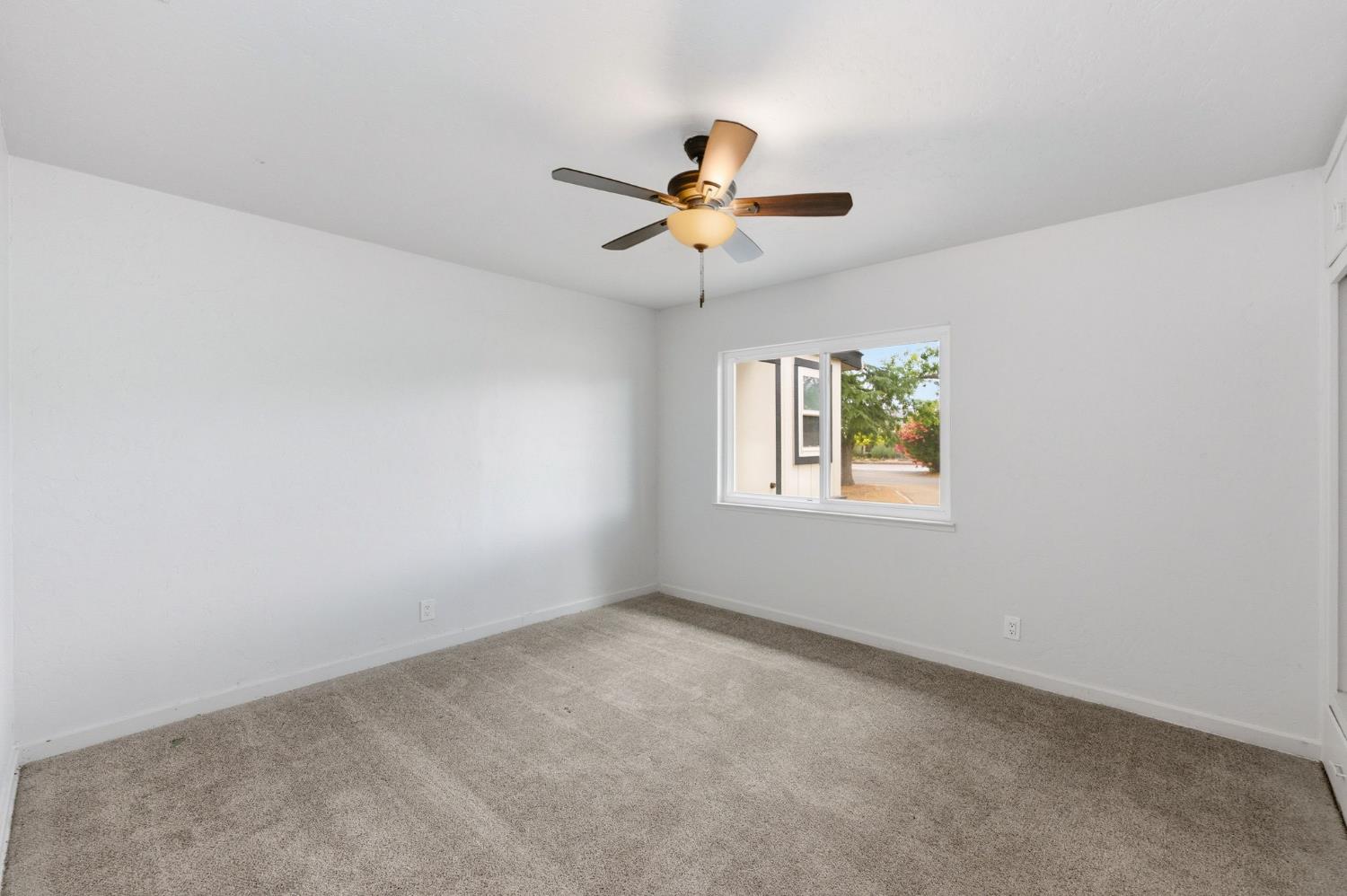 4205 Ralph Lane North Fresno, CA 93727 - Photo 25 of 59
