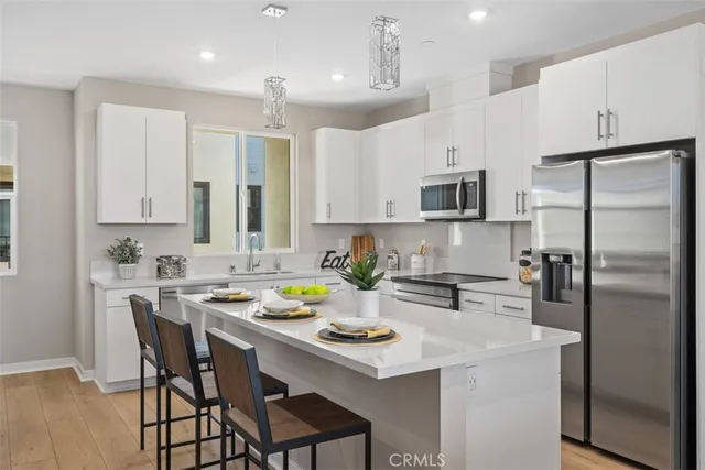 $6,100 | 109 South Laxore Street, Unit 303, Anaheim, CA 92804