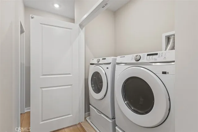 $6,100 | 109 South Laxore Street, Unit 303, Anaheim, CA 92804