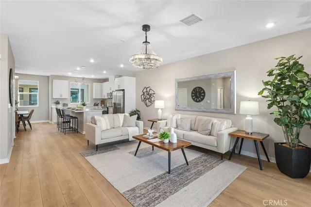 $6,100 | 109 South Laxore Street, Unit 303, Anaheim, CA 92804