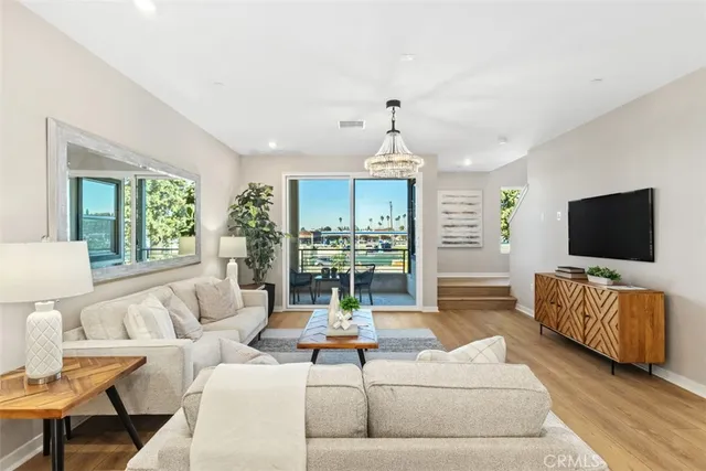 $6,100 | 109 South Laxore Street, Unit 303, Anaheim, CA 92804