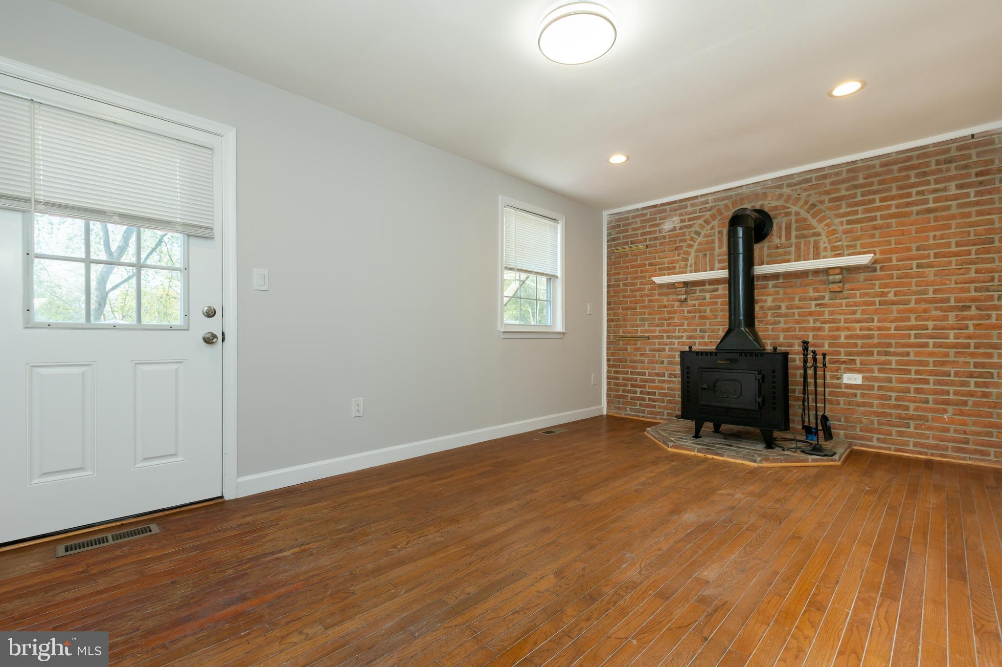 9004 Roundleaf Way Gaithersburg, MD 20879 - Photo 12 of 55