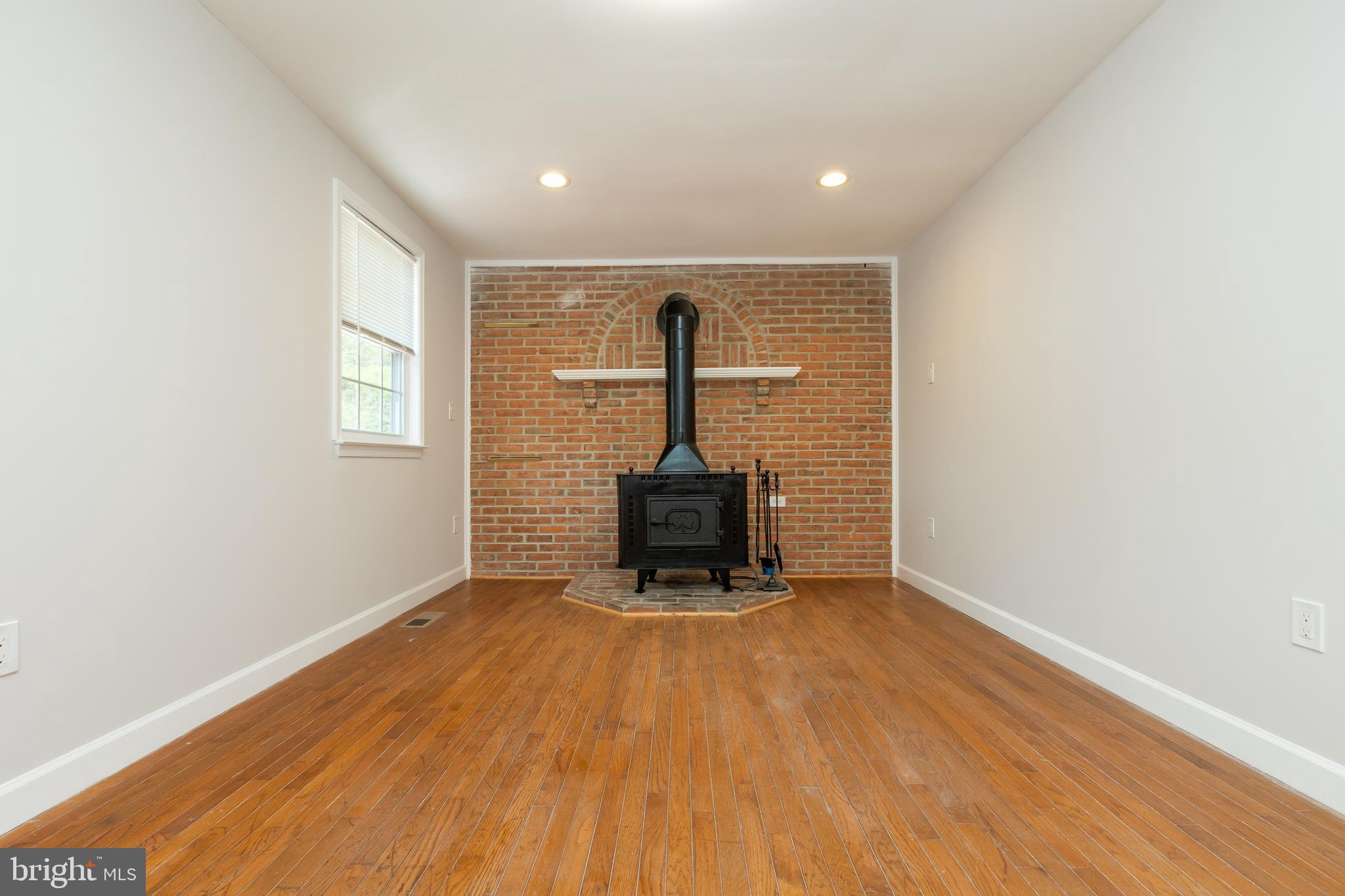 9004 Roundleaf Way Gaithersburg, MD 20879 - Photo 13 of 55