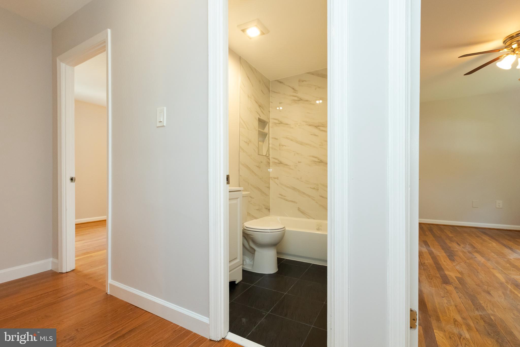 9004 Roundleaf Way Gaithersburg, MD 20879 - Photo 16 of 55