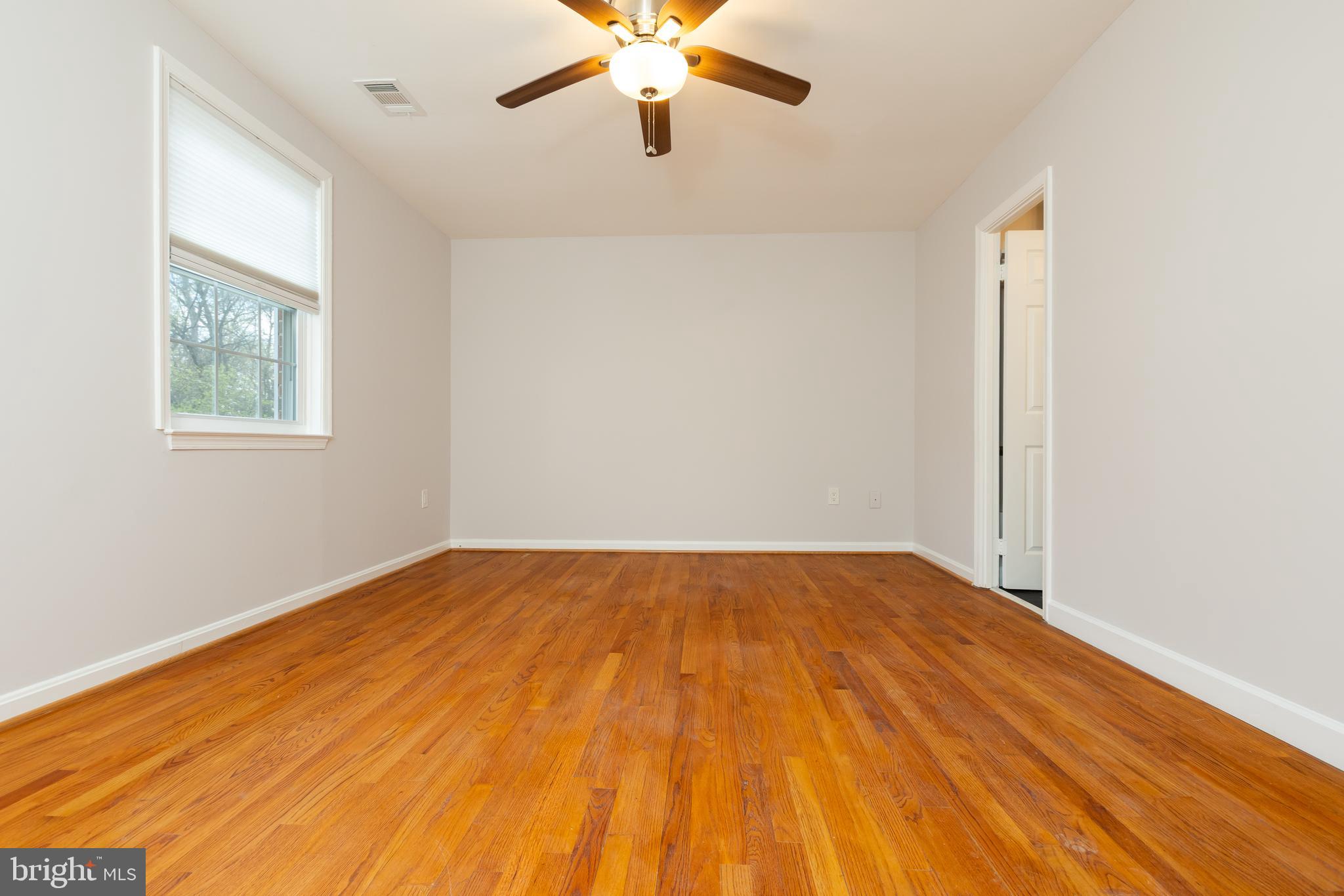 9004 Roundleaf Way Gaithersburg, MD 20879 - Photo 23 of 55