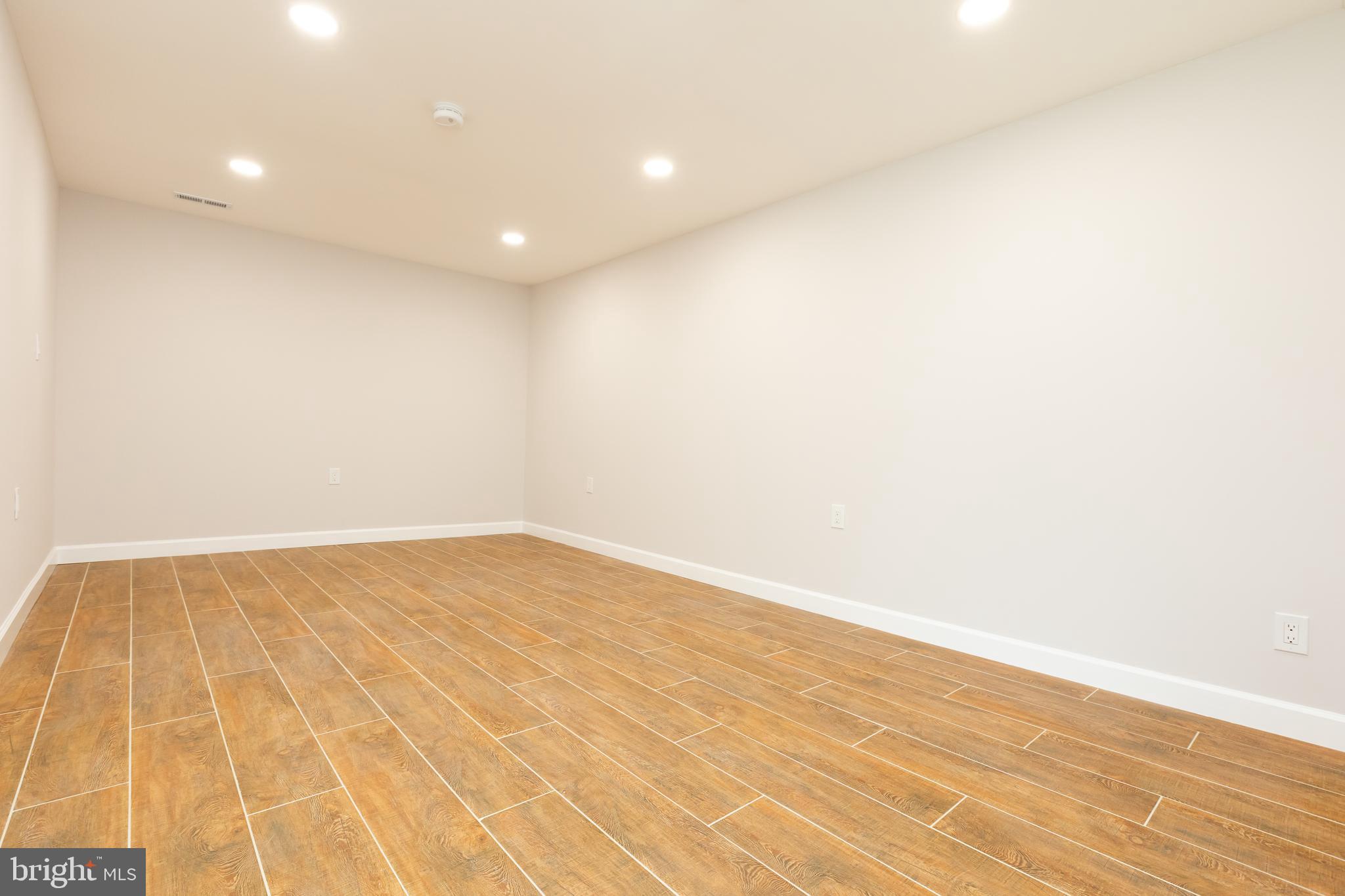 9004 Roundleaf Way Gaithersburg, MD 20879 - Photo 38 of 55