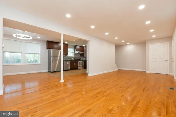 $3,850 | 9004 Roundleaf Way, Gaithersburg, MD 20879