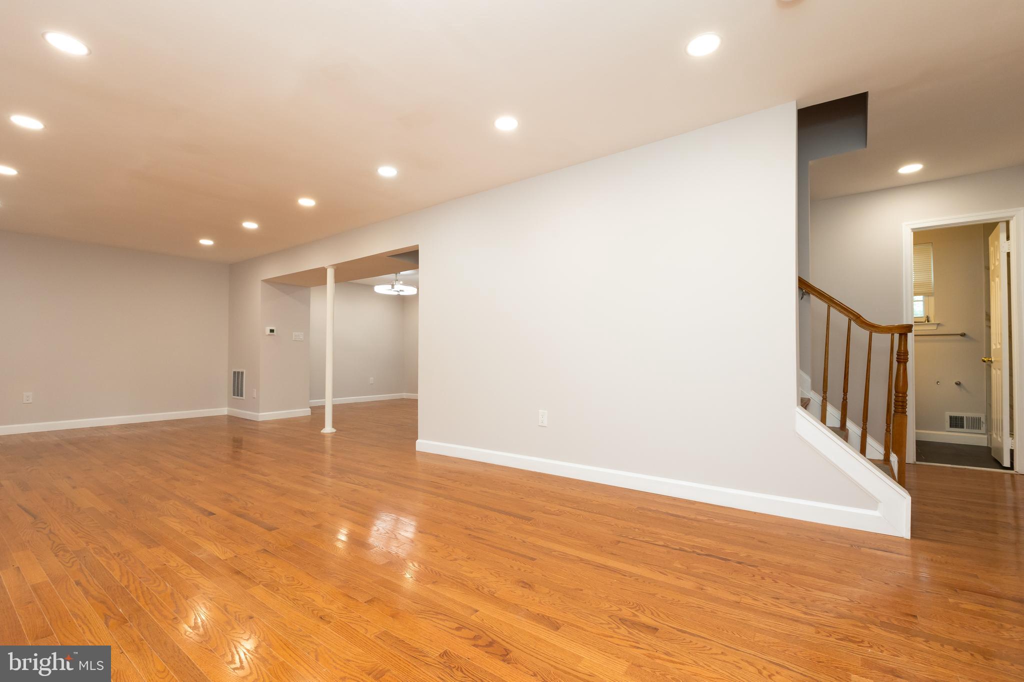 9004 Roundleaf Way Gaithersburg, MD 20879 - Photo 7 of 55