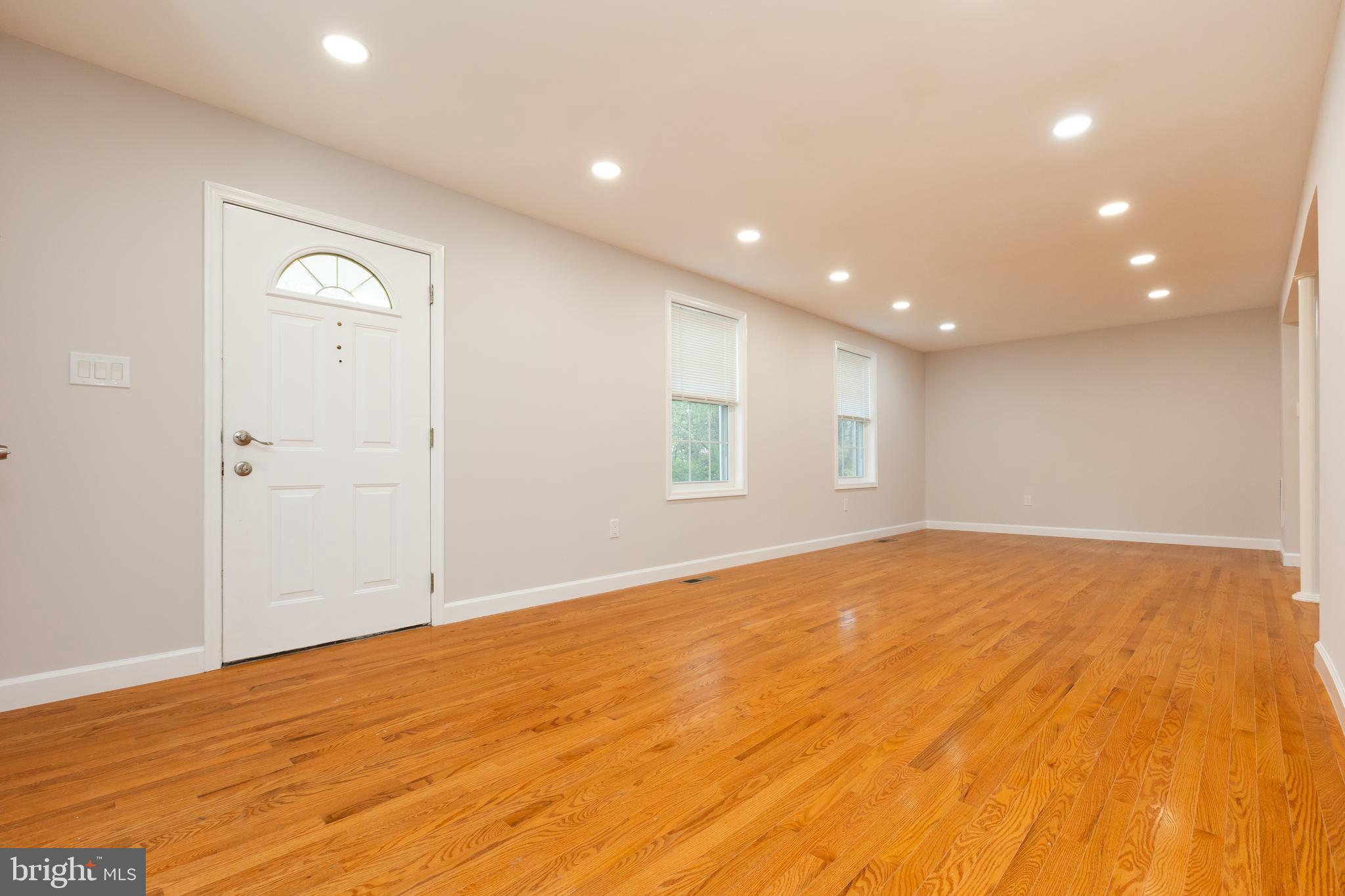 9004 Roundleaf Way Gaithersburg, MD 20879 - Photo 9 of 55