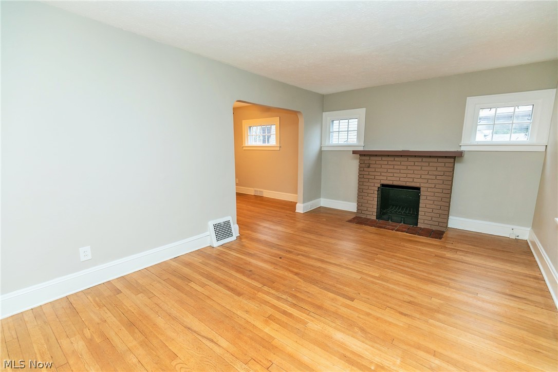 1484 Maplegrove Road South Euclid, OH 44121 - Photo 4 of 35