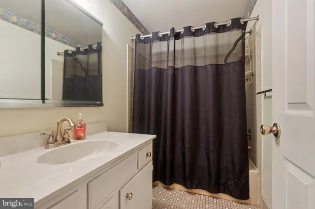 $455,000 | 6 Horseshoe Court, Tabernacle, NJ 08088