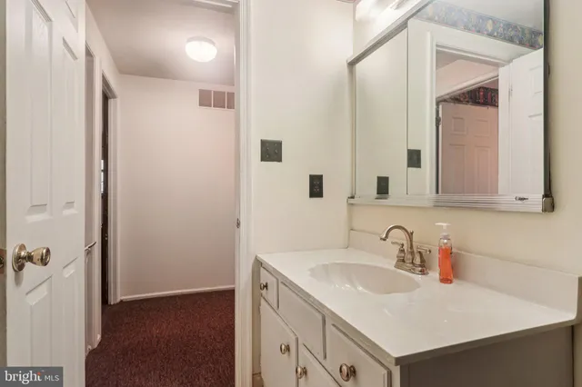 $455,000 | 6 Horseshoe Court, Tabernacle, NJ 08088