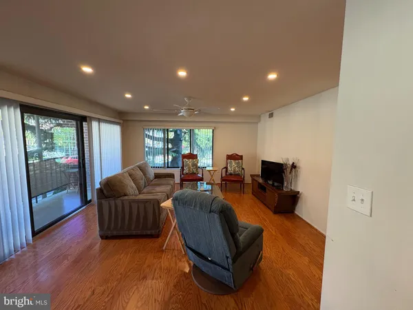 $4,295 | 1600 Prince Street, Unit 101, Alexandria, VA 22314