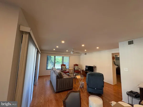 $4,295 | 1600 Prince Street, Unit 101, Alexandria, VA 22314
