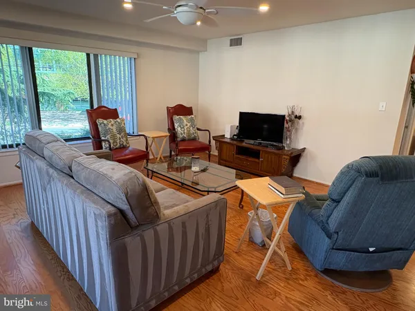 $4,295 | 1600 Prince Street, Unit 101, Alexandria, VA 22314