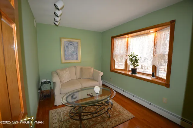 $669,900 | 221 Spruce Run Drive, Dingmans Ferry, PA 18328