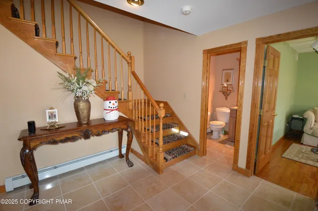 $669,900 | 221 Spruce Run Drive, Dingmans Ferry, PA 18328