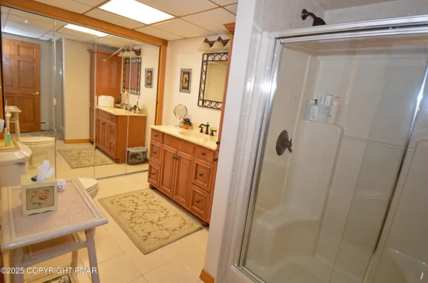 $625,000 | 221 Spruce Run Drive, Dingmans Ferry, PA 18328