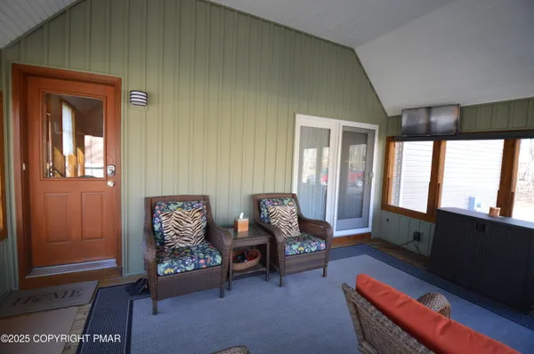 $625,000 | 221 Spruce Run Drive, Dingmans Ferry, PA 18328