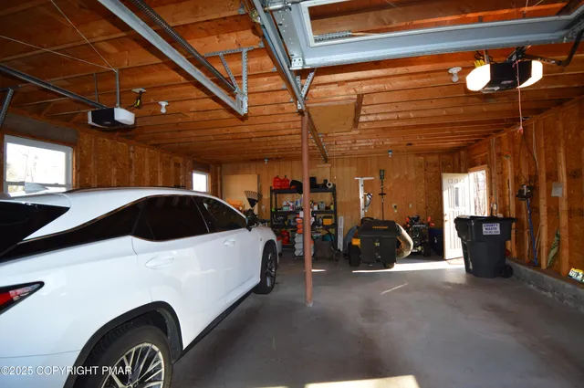 $669,900 | 221 Spruce Run Drive, Dingmans Ferry, PA 18328