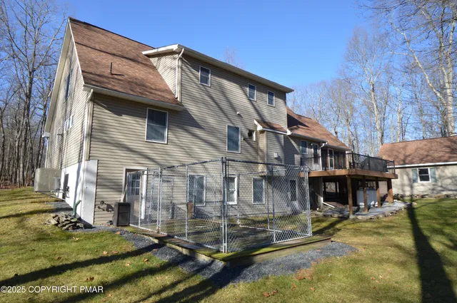 $669,900 | 221 Spruce Run Drive, Dingmans Ferry, PA 18328