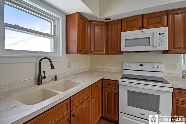 $1,475 | 101 Valley Street, Chautauqua, NY 14757