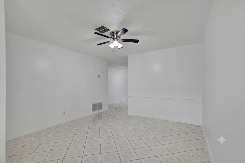 9436 Neuens Road, Unit 9436 Houston, TX 77080 - Photo 5 of 17 another view of living room