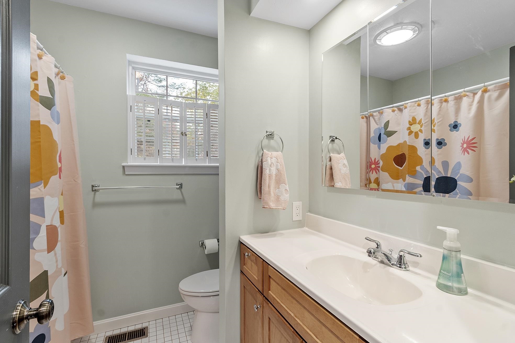 3 Independence Drive Merrimack, NH 03054 - Photo 21 of 59