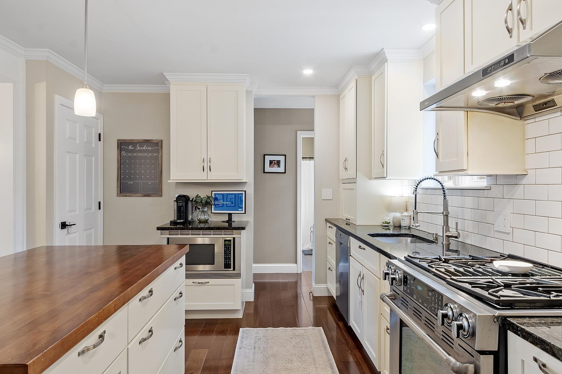 3 Independence Drive Merrimack, NH 03054 - Photo 8 of 59