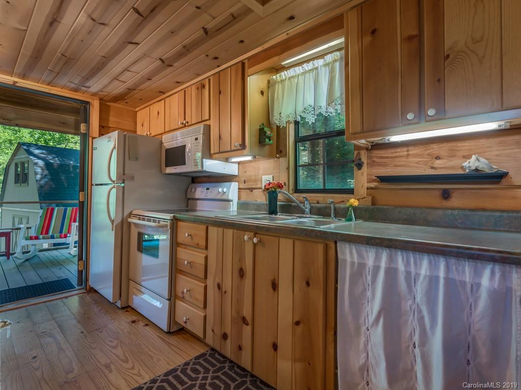 188 Sienna Road Saluda, NC 28773 - Photo 8 of 17 Gallery Image 8