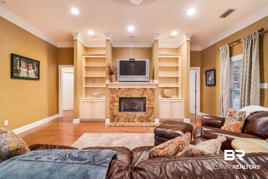 24958 Bosbyshell Avenue Daphne, AL 36526 - Photo 6 of 32 Family Rm Built Ins