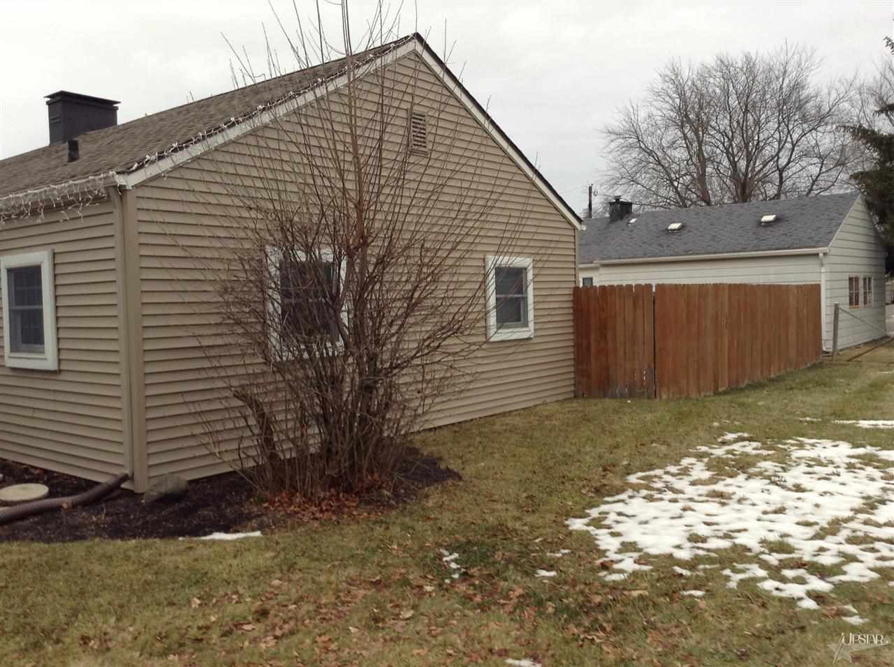 1053 Winchester Street Decatur, IN 46733 - Photo 2 of 18