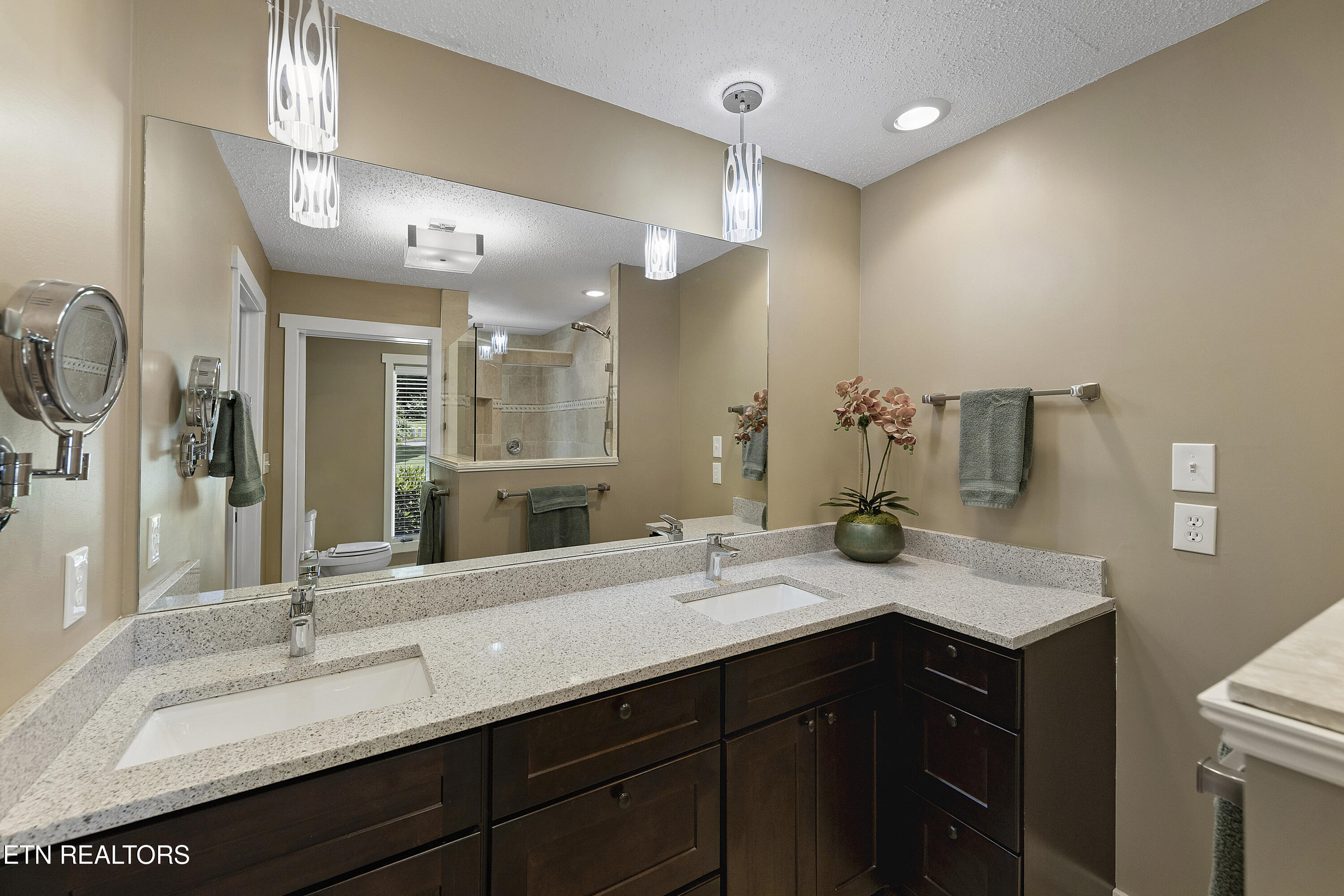 208 Baltusrol Road Knoxville, TN 37934 - Photo 18 of 38 Bright and Spacious