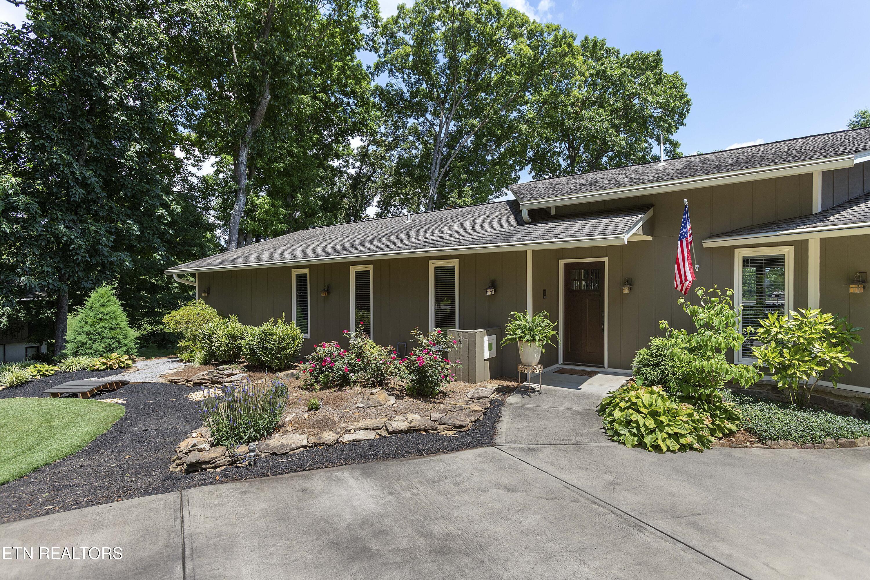 208 Baltusrol Road Knoxville, TN 37934 - Photo 4 of 38 Let's take a Look Inside!