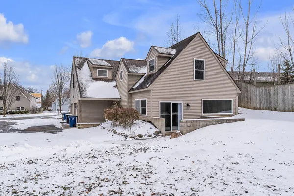 $698,900 | 665-667 Vine Court, Ann Arbor, MI 48103