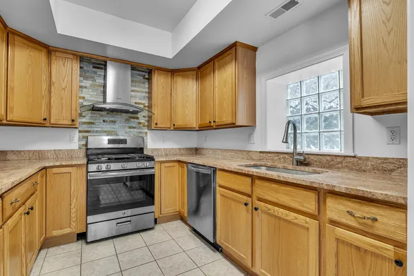 $698,900 | 665-667 Vine Court, Ann Arbor, MI 48103